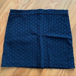 GAP Navy Eyelet Mini SZ 8